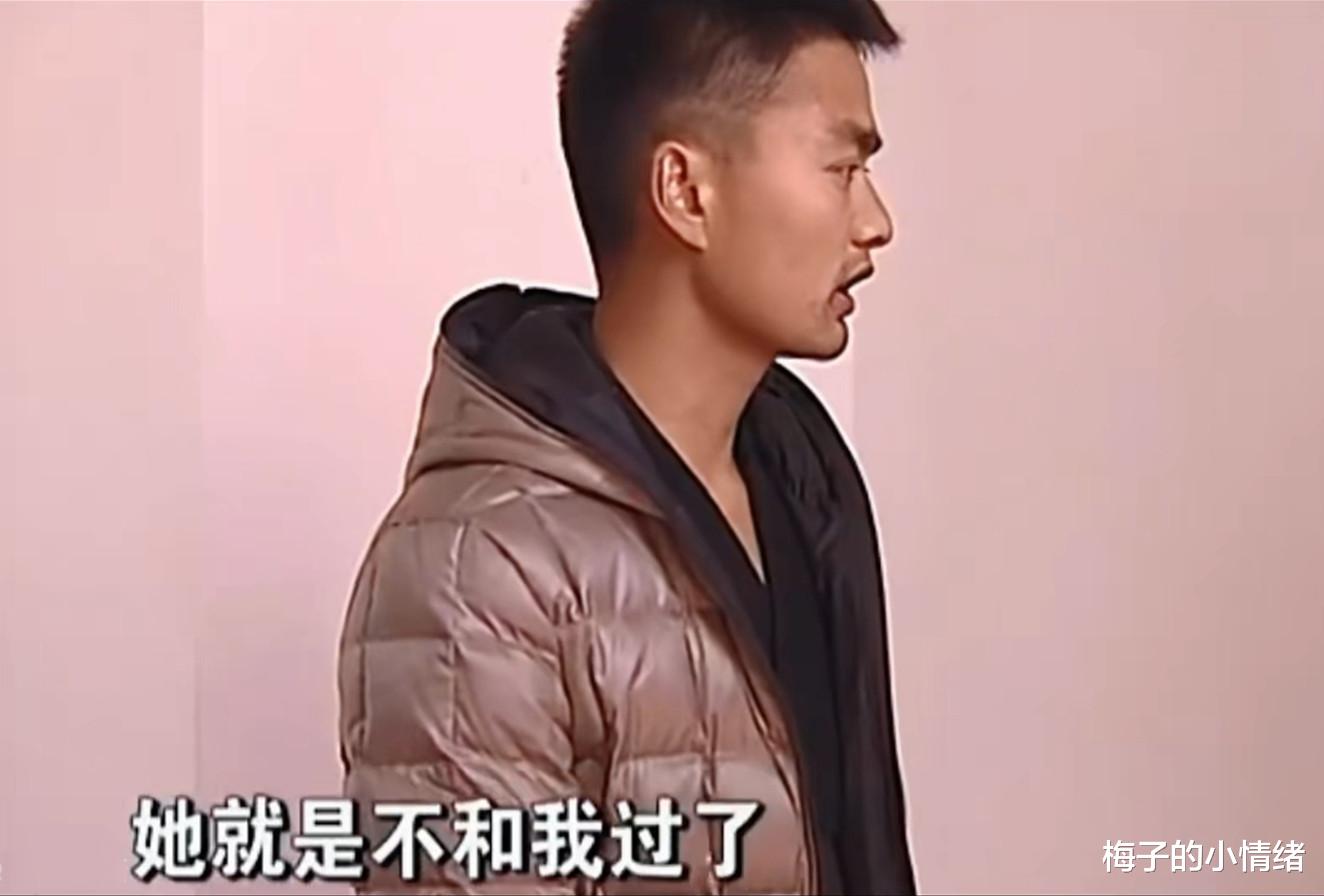 女子去娱乐场所上班后迷失自我,抛弃同居8年男友:他养活不了我