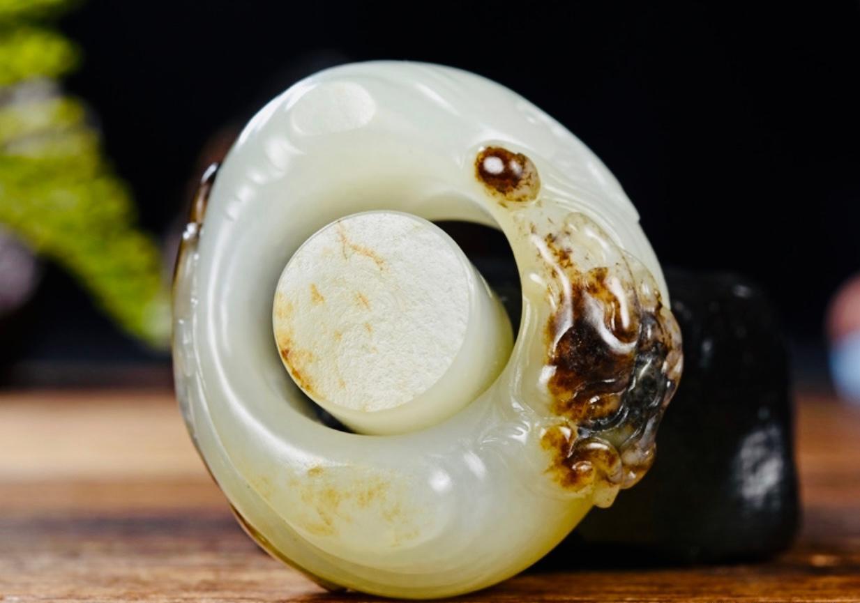 文玩|文玩市场寒冬，大量玉商转行！为什么和田玉价格却依旧保持坚挺？