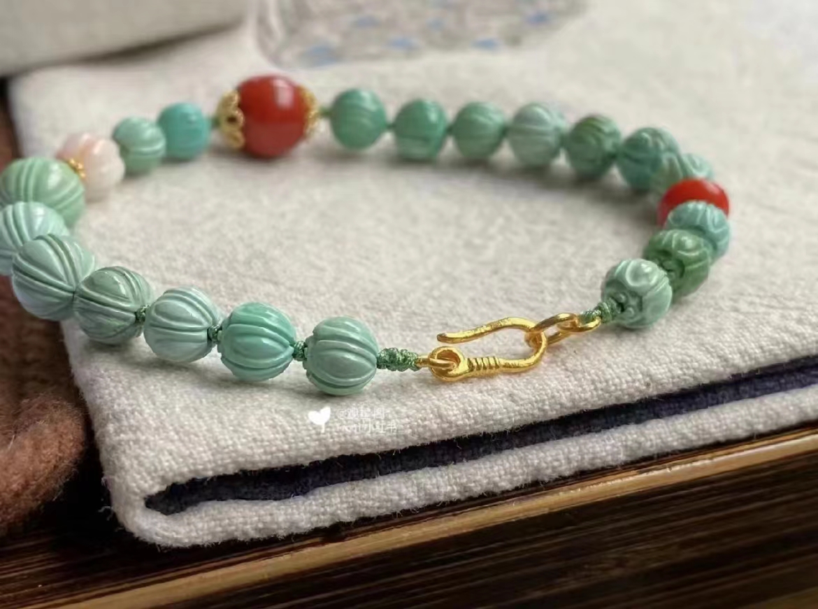 飘花翡翠|绿松石莲花珠以及佩戴寓意~