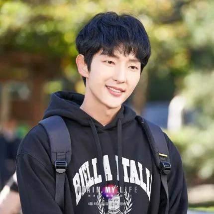 护肤 李准基戒碳6年，明星不吃主食只吃肉，你敢吃吗？尹正听了想骂人