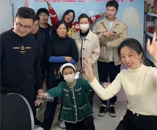 |重名还是两家合一家？田静郭威和熊磊公司都在18楼，云昊回应工作