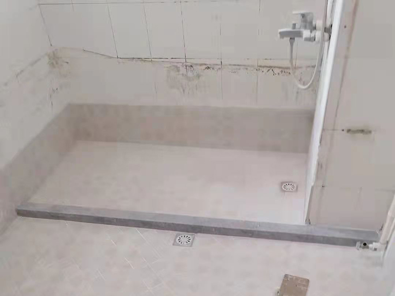 卫生间翻新装修省钱的四大技巧,卫生间翻新装修施工现场