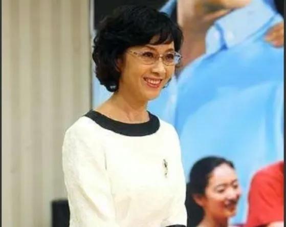 龚雪|龚雪:因“流氓案”断送演艺生涯,远走国外20年嫁给张迅收获幸福