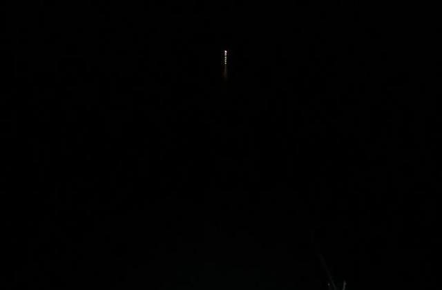 |夜钓鲫鱼却不料大鱼连杆，连断3付子线后，肠子都悔青了！