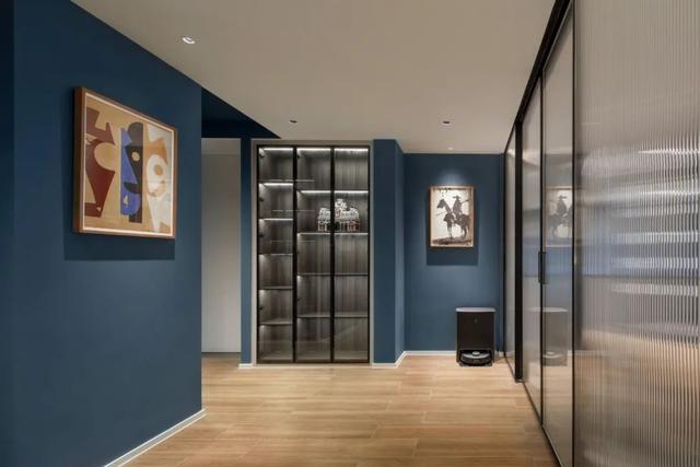 采光差、空间窄?玻璃做隔墙,效果很棒