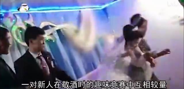 婚礼现场新郎爆锤新娘头部,事后一副无所谓表情,网友:气炸了