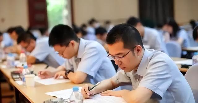 招聘|这些公务员看似“高大上”,实则是无编制的临时工,学生谨慎选择