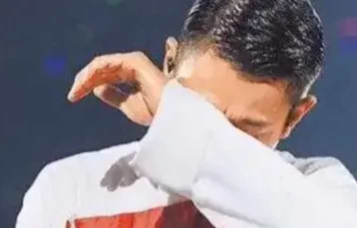 刘德华|刘德华67岁的大姐住在贫民窟，他却20年不曾看望大姐接受采访: 就当他死了!