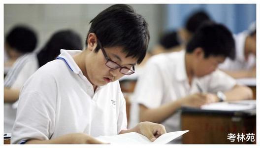 数学|高中生展示\巨无霸\数学草稿纸，网友怒赞：数学版“清明上河图”