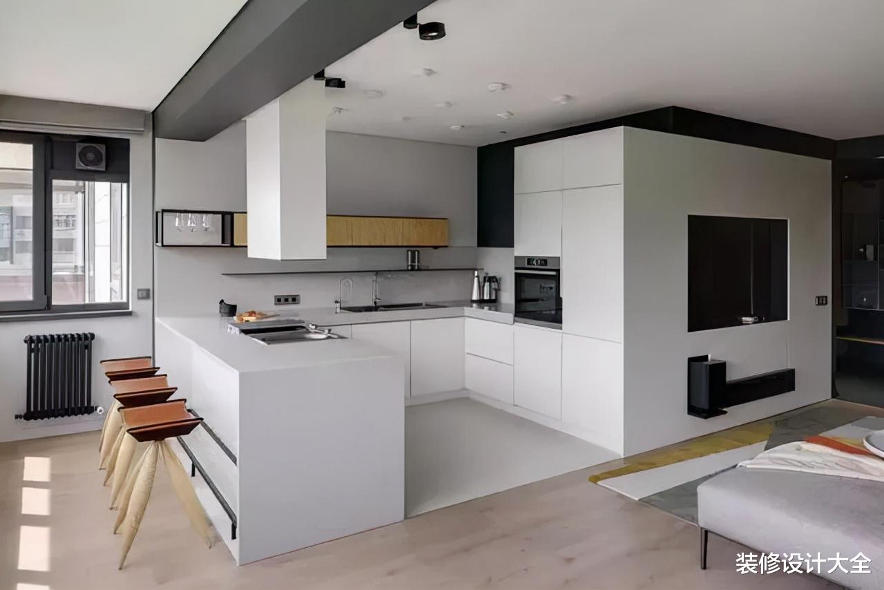 90平新房开门就是长长的走廊,打3米长换鞋凳,客厅采光没得说!