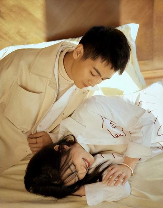 古力娜扎|古装男神，结婚7年很幸福，合体拍恩爱大片，网友：姐弟恋齁甜