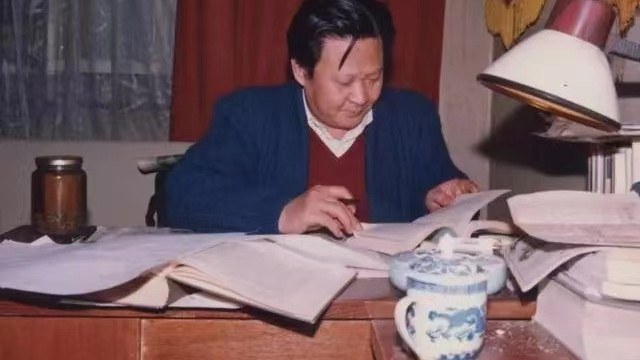 杨志刚|悲痛！83岁知名相声演员杨志刚逝世，曾与徒弟郭德纲闹翻对簿公堂