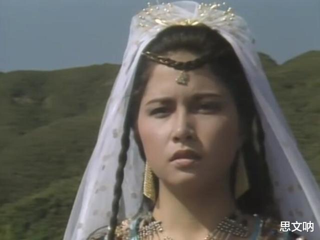 波斯|8位女演员演“小昭”，换上波斯装回家当教主，一版比一版惊艳