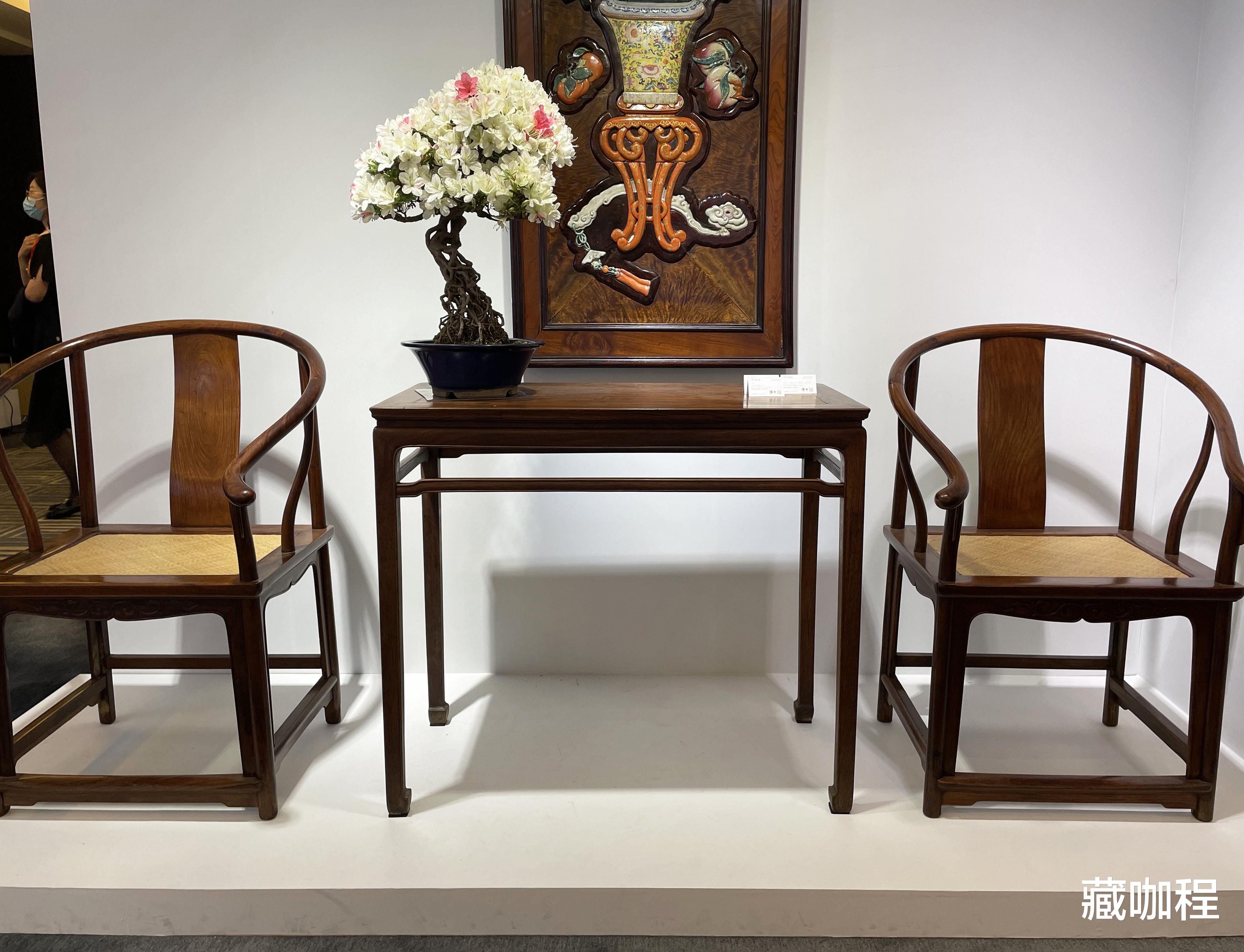 起边线、不交圈,黄花梨条桌罗锅枨向后退