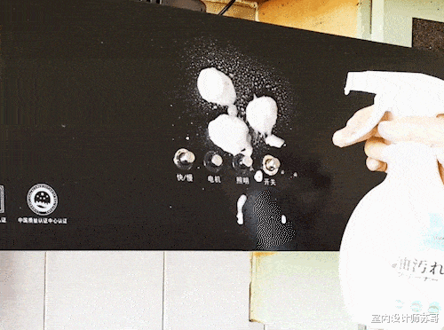 用油烟机时，“开窗”还是“关窗”？很多人做错，难怪厨房油腻腻