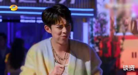 王鹤棣|王鹤棣被猕猴桃酸出痛苦面具,冯禧灵魂提问,也太损了吧