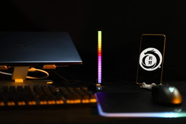 雷柏|超酷的无线电脑桌面雷柏V10RGB套装,实现无线鼠标无限电量