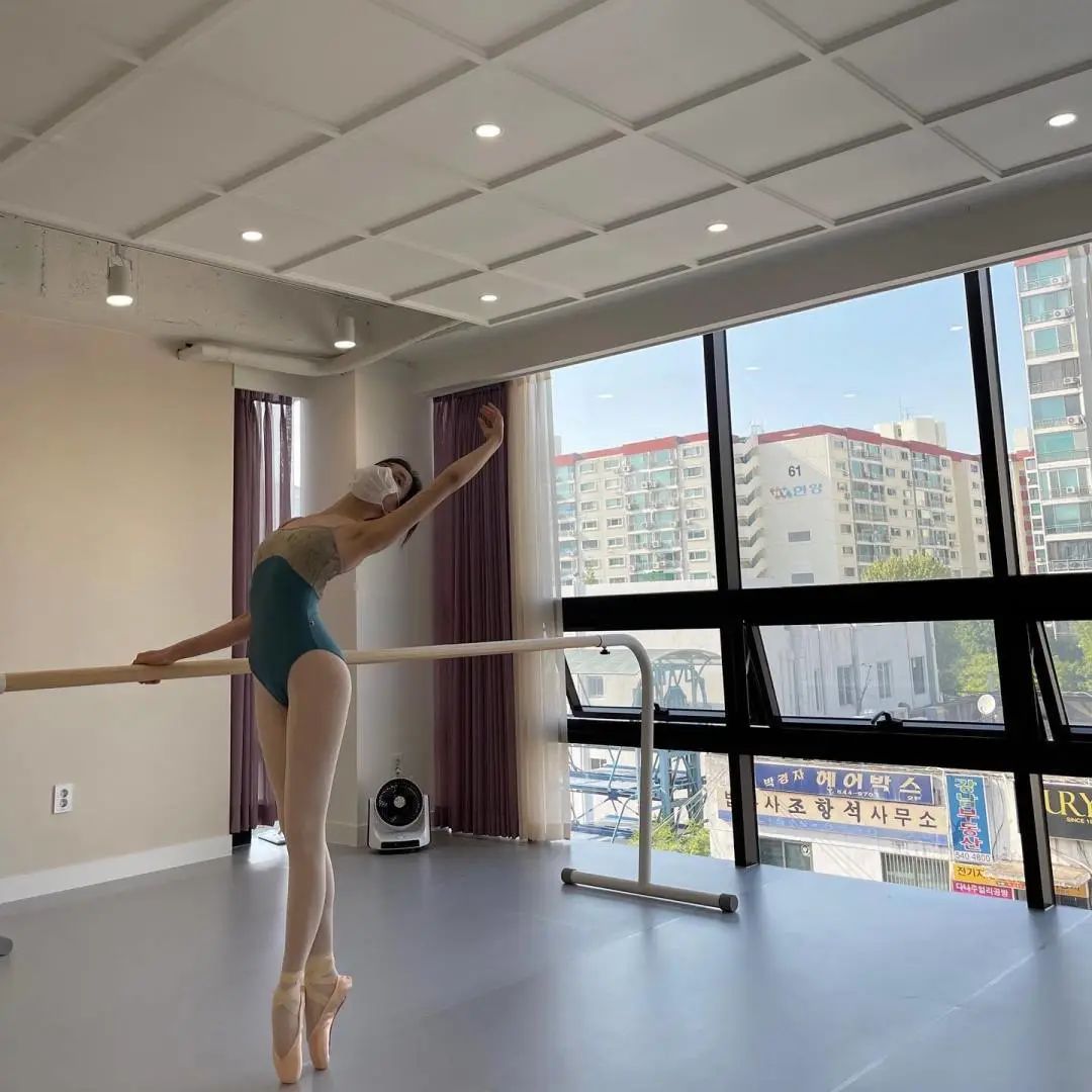 宋仲基|28岁“美艳财阀千金”向宋仲基表白被拒！网友：你糊涂啊…