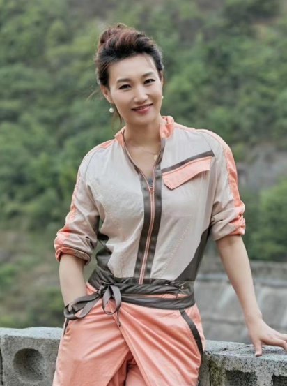 李梓萌|完成梦想李梓萌成为劳动姐，事业有成感情无果两人担忧