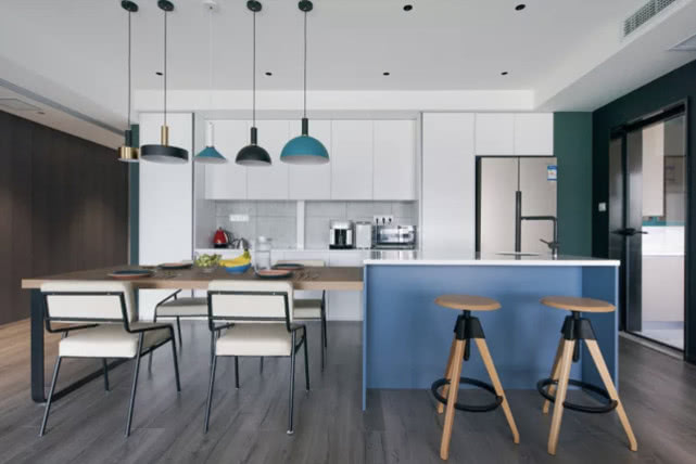 电视墙、沙发墙都舍弃!他为孩子,打造这套“互动”之家,羡慕