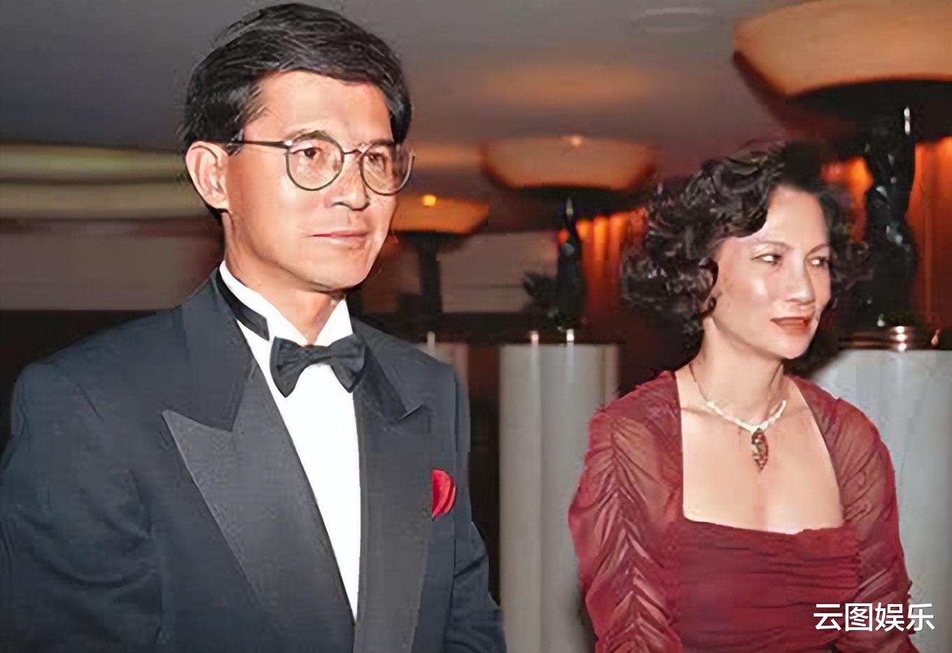 |朱玲玲继儿媳晒孕妇照!怀孕8个月肚大如箩,穿泳衣大长腿吸睛