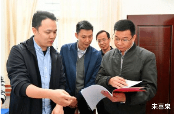 穿衣搭配|如何让领导更加信任你？