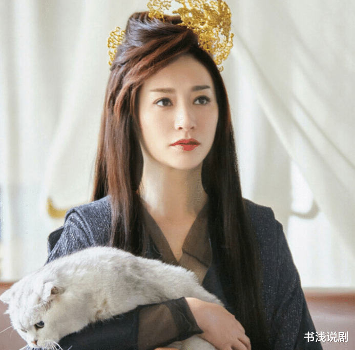 曾舜晞|相差21岁演情侣,网友不骂反夸,李小冉曾舜晞凭啥这么“狂”?