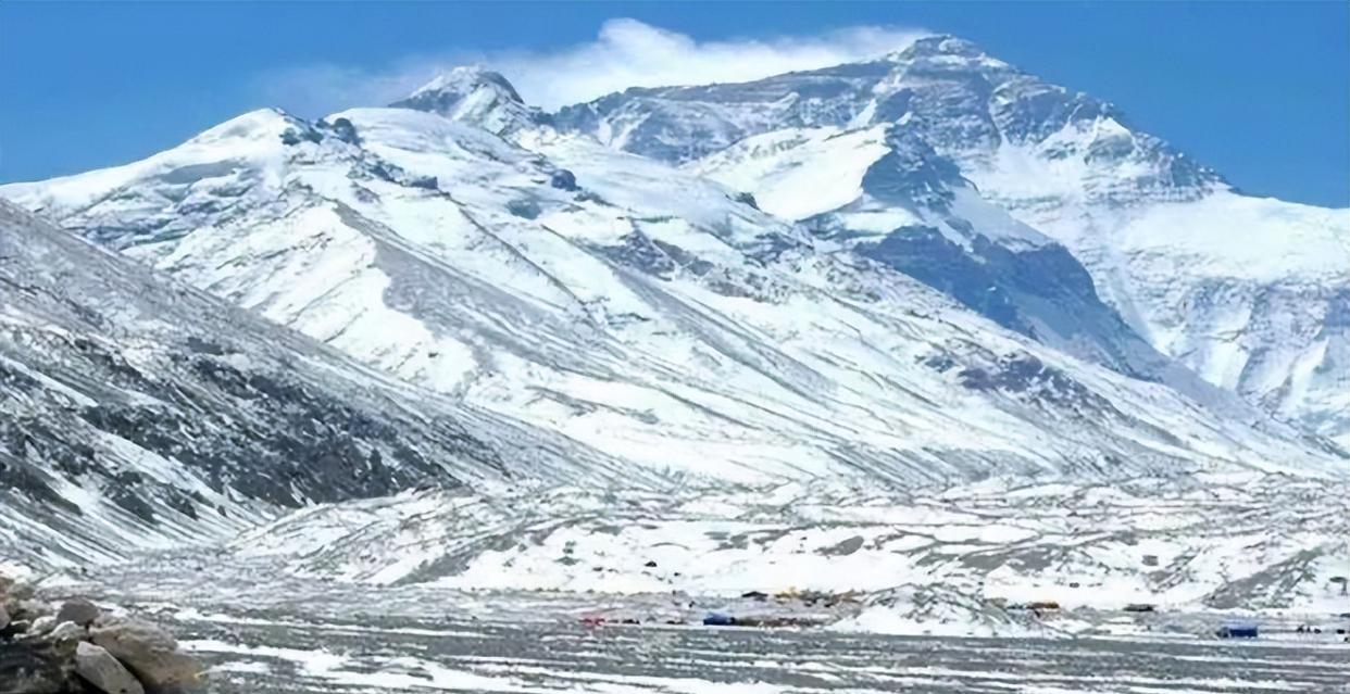 喜马拉雅山|喜马拉雅山“出大事”了？冰雪融化后的秘密，让人不知所措