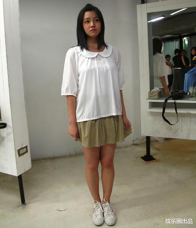 陈妍希|陈妍希早期生活照曝光,穿吊带裙扎马尾辫,身形太美引起热议