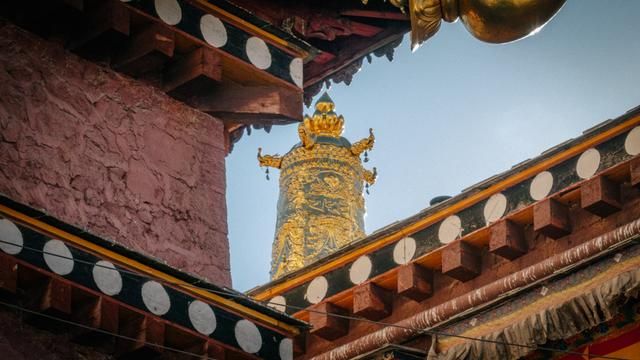 云南|松赞林寺，云南的小布达拉宫，目之所及，皆为画卷