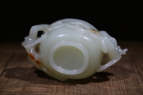 和田玉籽料|回流 舊藏和田玉“枣红皮 双螭龙玉杯”