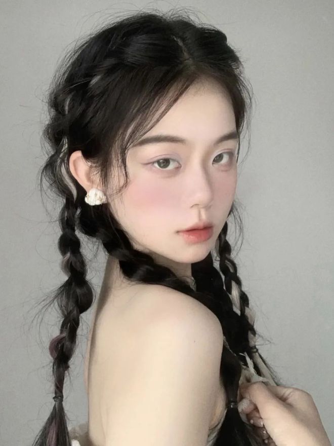 小红书 当鲜花拥有生命，她们会化什么妆？