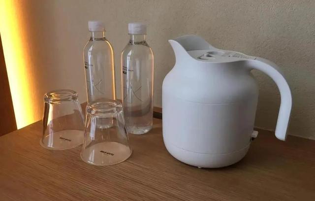 美食|为什么说住快捷酒店,千万不要喝房间准备的矿泉水,有知道的吗?