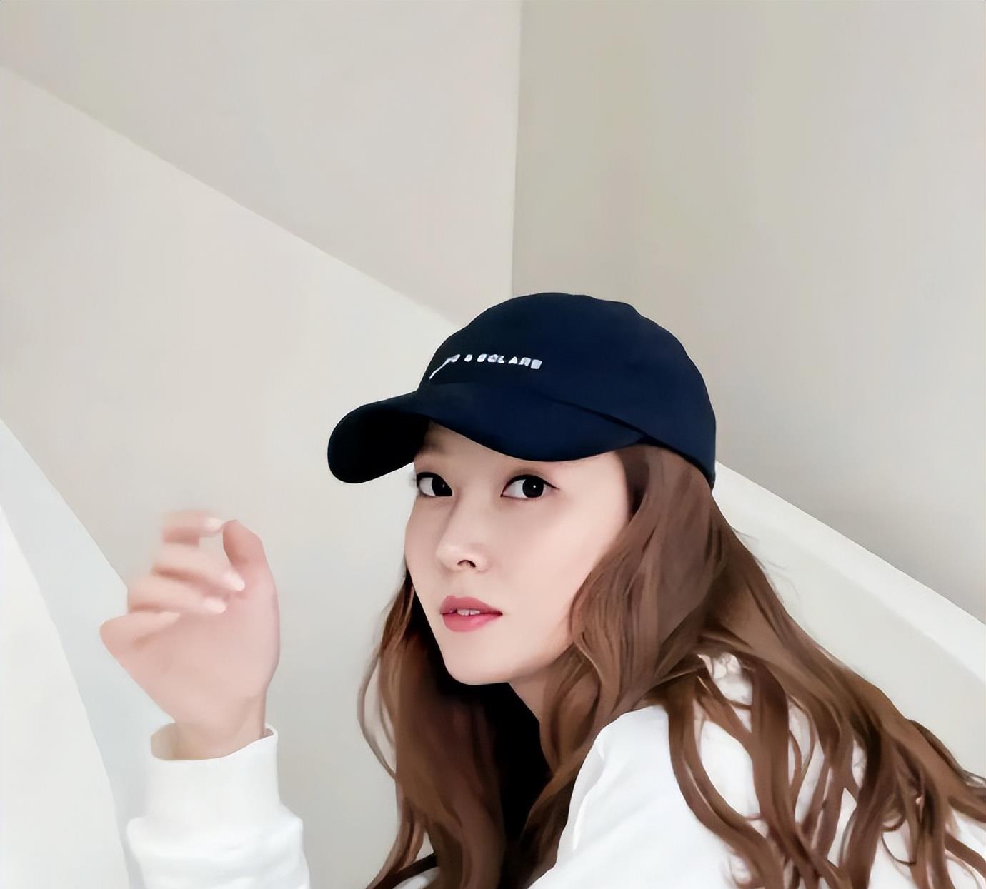 檀健次|4.9图：杨丞琳 陈飞宇 鞠婧祎 檀健次 白敬亭 黄明昊 张韶涵 张若昀 陈坤