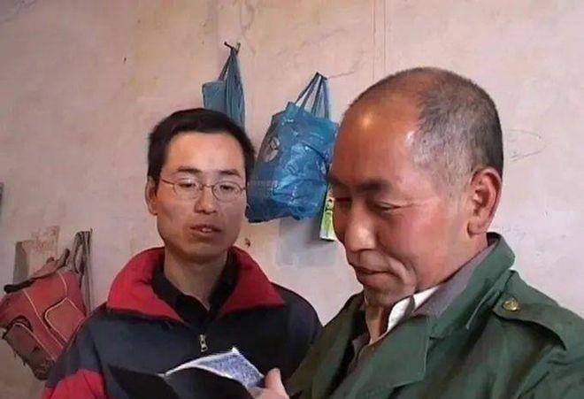 原创母亲去世后,继父狠心抛下我去城里享福,发现真相后,我泣不成声!