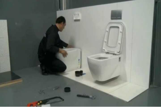 马桶不要随便移位!50岁老师傅良心忠告,要移也得这么做