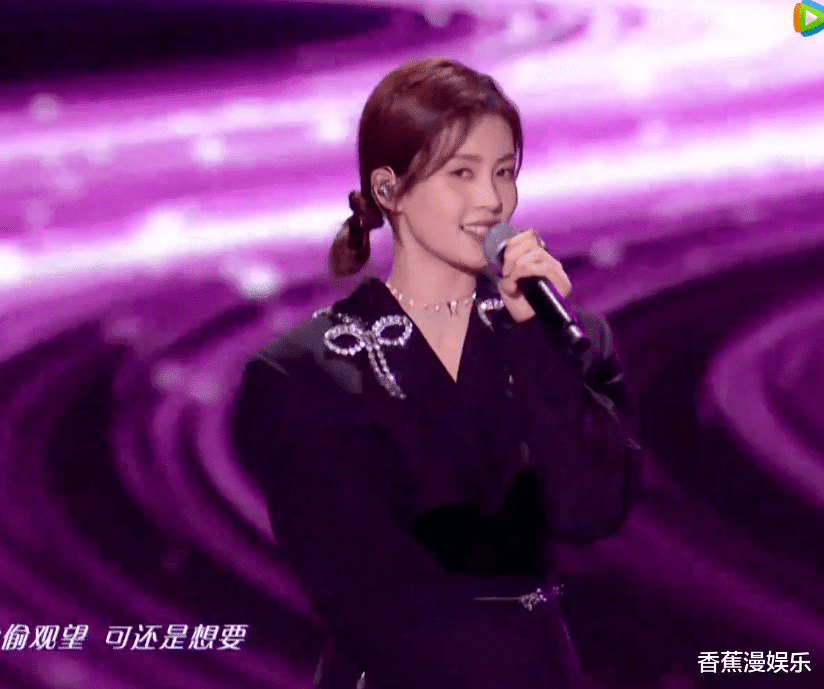 眼影 26位女星跨年争艳大戏:杨幂穿貂,杨紫撩开刘海,一个比一个有招