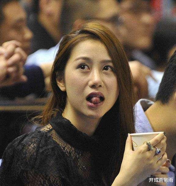 赵睿|CBA孙铭徽球场得意，感情也得意：新女友杨诗尹抱小孩，有母性美