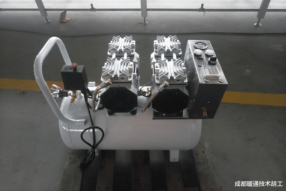 用了三年的地暖，没有想到管道里面这么脏，保养还得重视起来！