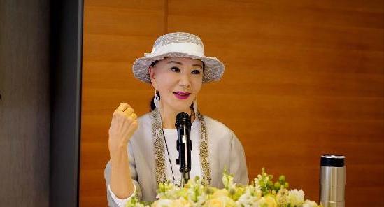 夏台凤|夏台凤：惨遭双性恋丈夫所骗，婚后被借腹生子，晚年儿子患癌离世