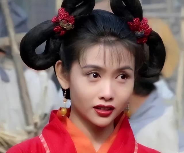 赵合德|风情万种不是袒胸露背！15位媚骨天成的女星“超有料”，撩人于无形