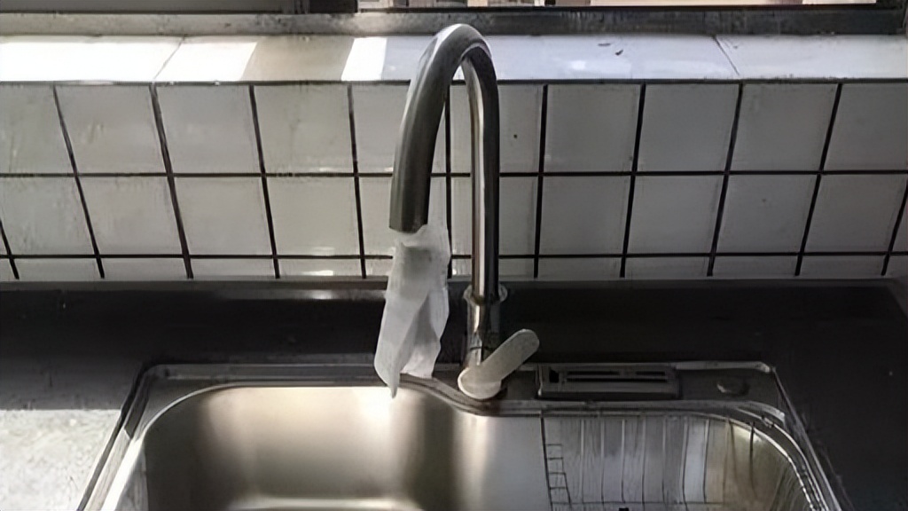 装修时,老婆坚持给橱柜做高低错位,入住后才知实用,必须晒晒