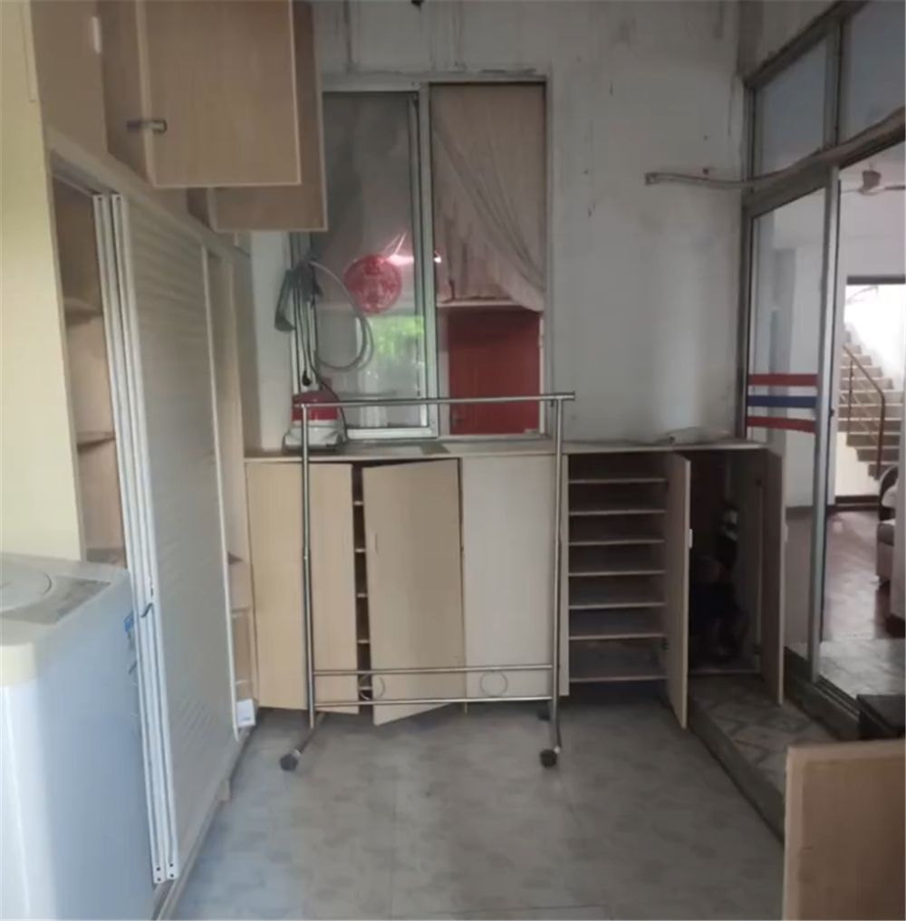 她买下城中村60㎡老破小,用拱门元素进行改造,装修前后天差地别