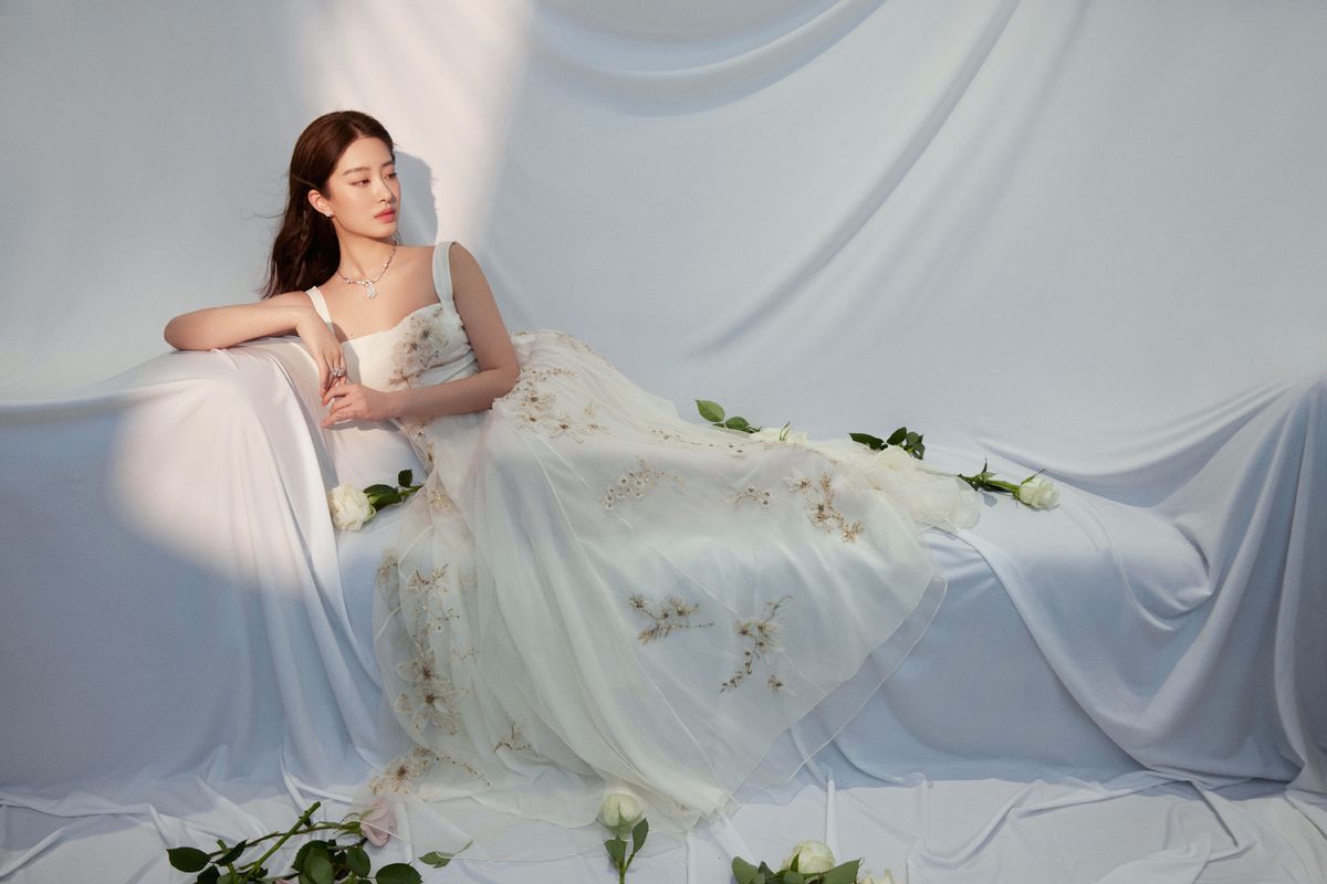 杨采钰的高级、景甜的柔美,都很适合穿长裙,美得不分上下