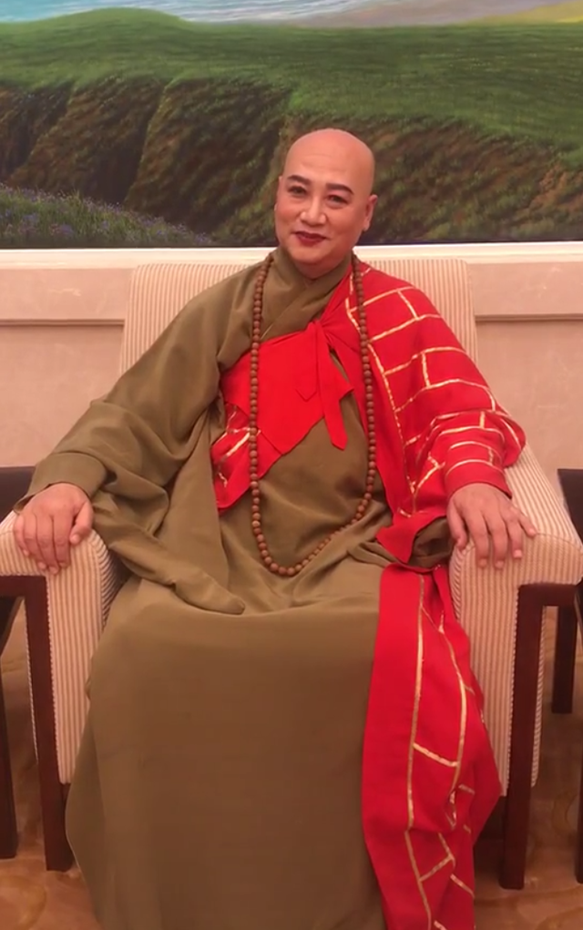 迟重瑞|“唐僧”迟重瑞录祝福视频单条收费2000元，身材发福肥头大耳遭群嘲