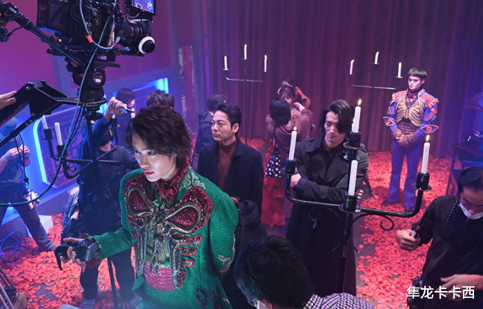 乌贼|假面骑士revice:欧鲁特加收花图公开 屑乌贼终于彻底领了便当