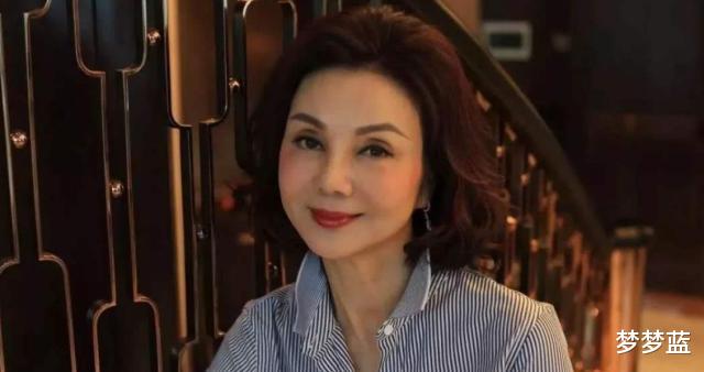 豪门|24岁嫁入豪门，生下5胎却被丈夫抛弃，离婚后依旧对公婆孝顺