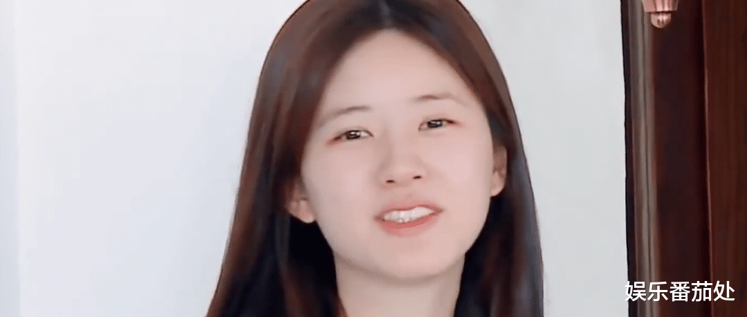 张婧仪|长得一般就说自己的“钝感美人”,内娱是懂营销的