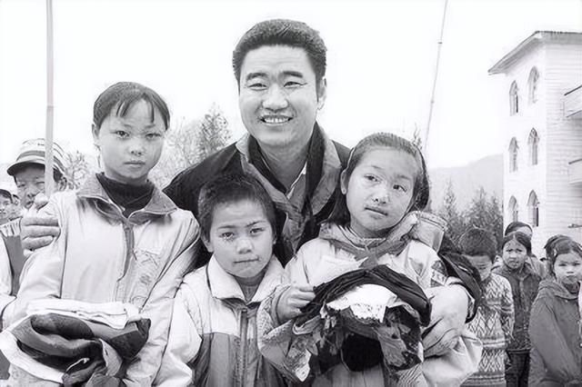 丛飞离世5年后,遗孀邢丹被3个少年砸车害死,凶手后来怎样了?