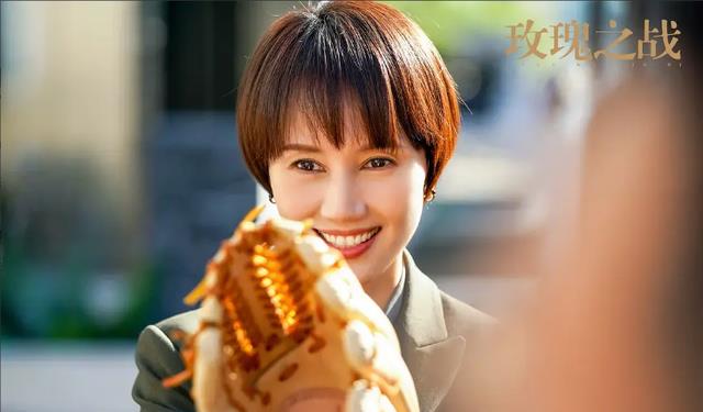 袁泉|玫瑰之战：看了袁泉和王姬的对手戏，发现体面人说话都是点到即止